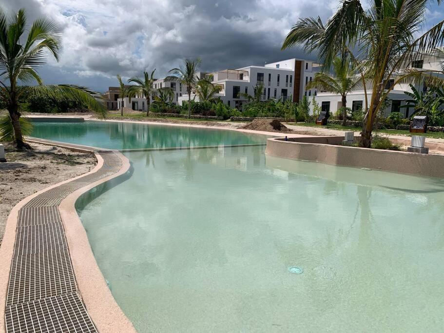In Africa, Seaside Serenity At Apartment